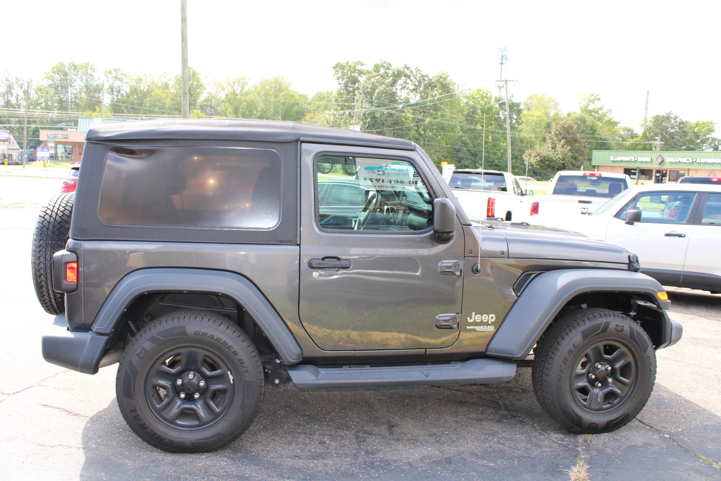 Used 2015 Jeep Wrangler Unlimited Sport AWD/4WD image 4