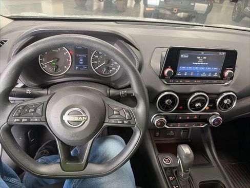 Used 2025 Nissan Sentra S image 16