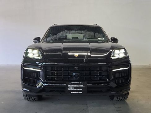 Certified 2026 Porsche Cayenne AWD/4WD image 8