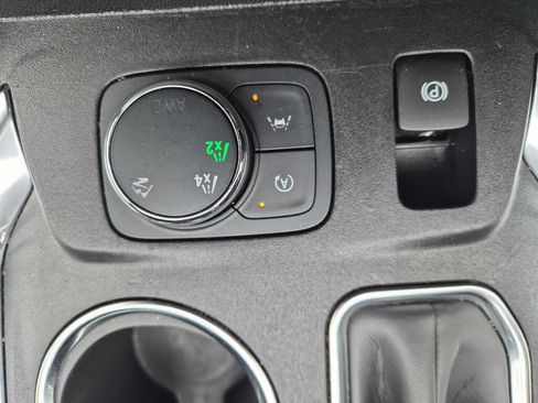 Used 2023 Chevrolet Traverse LS w/ Safety Package image 8