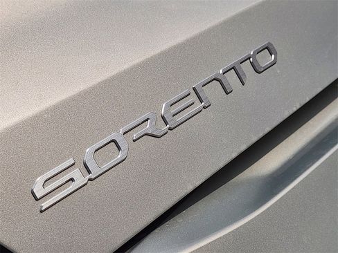 New 2026 Kia Sorento S image 8