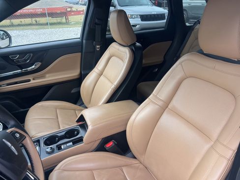 Used 2023 Lincoln Corsair Reserve w/ Jet Appearance Package image 8