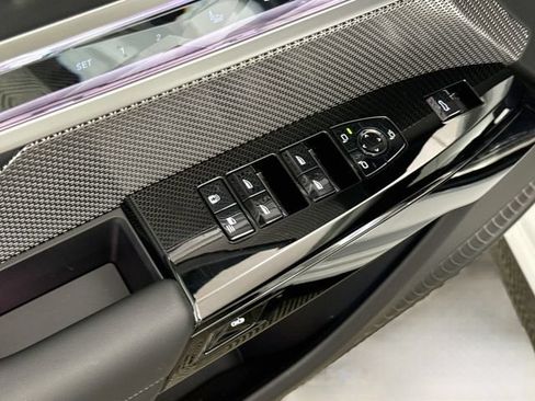 Used 2023 BMW 740i RWD image 18