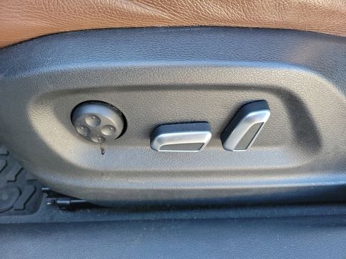 Used 2018 Audi Q3 2.0T Premium Plus w/ Premium Plus Package image 25