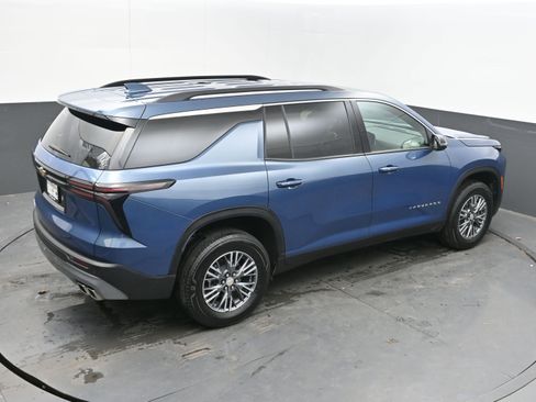 Used 2025 Chevrolet Traverse LT image 38