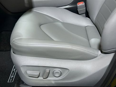 New 2026 Toyota Highlander XLE AWD/4WD image 18