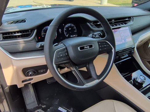 New 2025 Jeep Grand Cherokee L Limited image 14