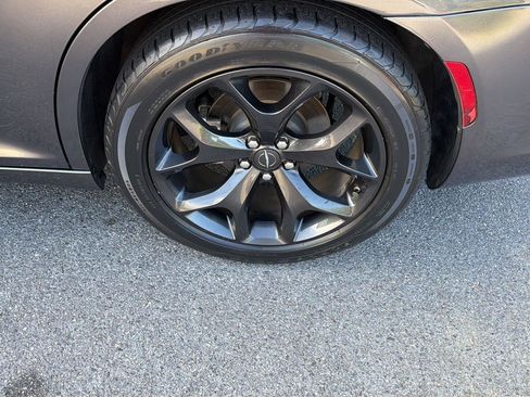 Used 2022 Chrysler 300 S RWD image 39