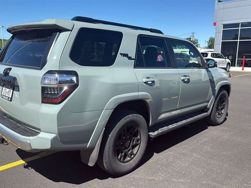 Used 2023 Toyota 4Runner TRD Off-Road Premium w/ Off Road Premium Plus Package AWD/4WD image 3