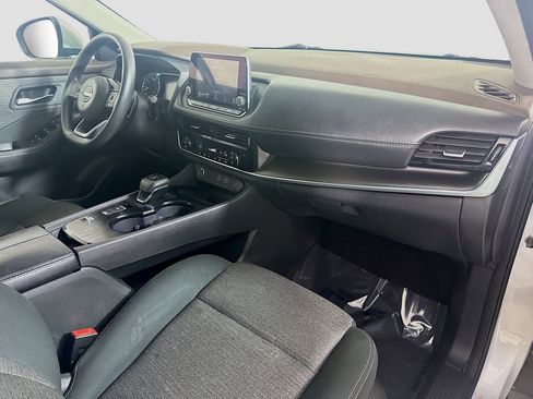 Used 2023 Nissan Rogue SV image 30