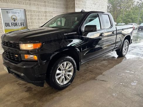 Used 2019 Chevrolet Silverado 1500 Custom w/ Custom Value Package AWD/4WD image 4