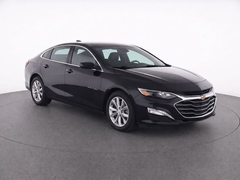Used 2025 Chevrolet Malibu LT FWD image 2
