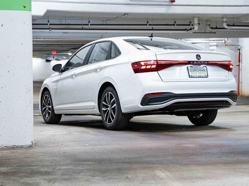 New 2026 Volkswagen Jetta SE image 5