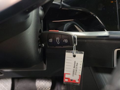 Used 2025 Audi Q3 2.0T Premium image 16