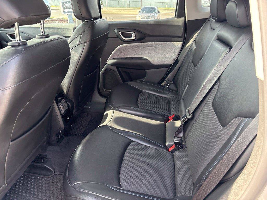 Used 2022 Jeep Compass Latitude w/ Convenience Group AWD/4WD image 17