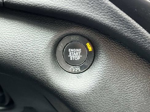 Used 2020 Jeep Cherokee Limited image 35