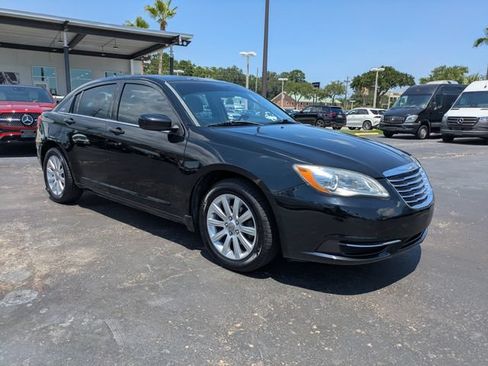 Used 2013 Chrysler 200 Touring w/ Cold Weather Group FWD image 2