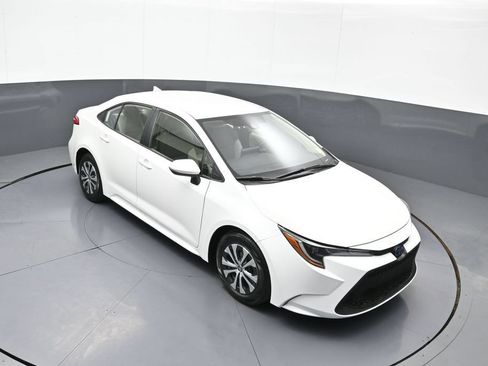 Certified 2020 Toyota Corolla LE FWD image 34