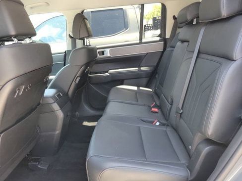 Used 2026 Hyundai Santa Fe SEL FWD image 8