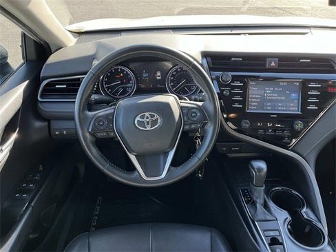 Used 2020 Toyota Camry SE image 12