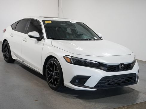 Used 2022 Honda Civic Sport Touring image 3