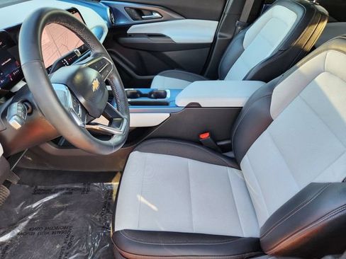 Certified 2024 Chevrolet Equinox EV LT FWD image 12