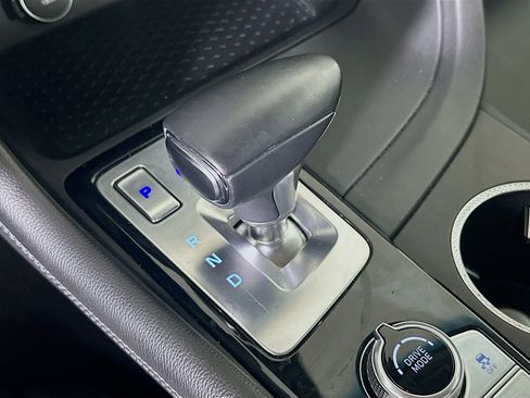 Used 2025 Genesis G70 2.5T RWD image 25