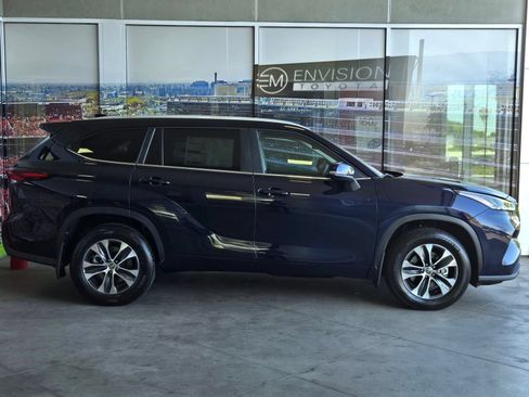 Certified 2026 Toyota Highlander XLE AWD/4WD image 4