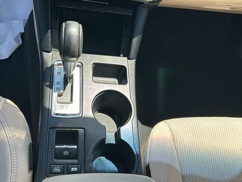Used 2018 Subaru Outback 2.5i Premium AWD/4WD image 25