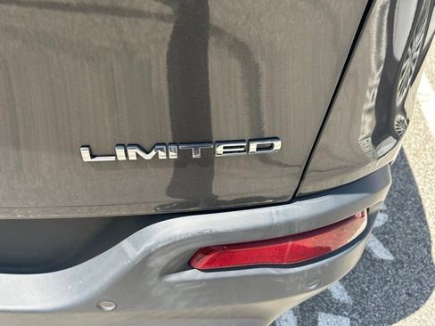 Used 2015 Jeep Cherokee Limited AWD/4WD image 6