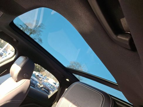 Used 2018 Jaguar F-PACE S image 14