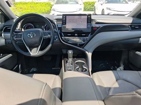 Used 2022 Toyota Camry XLE image 7