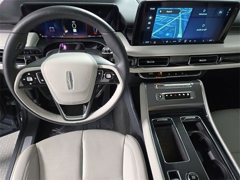 New 2026 Lincoln Aviator 2WD image 17