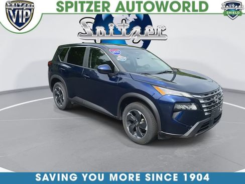 Used 2025 Nissan Rogue SV AWD/4WD image 2