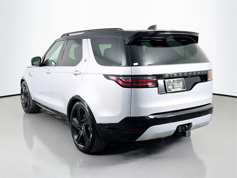 Certified 2024 Land Rover Discovery Dynamic SE image 7