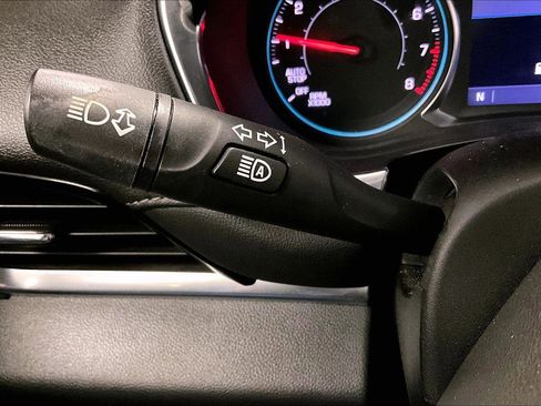 Used 2023 Chevrolet Traverse LT image 31