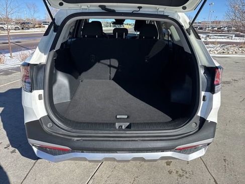 Used 2024 Kia Sportage LX image 8