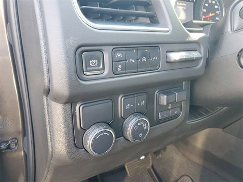 Used 2021 Chevrolet Tahoe Premier w/ Premium Package image 24