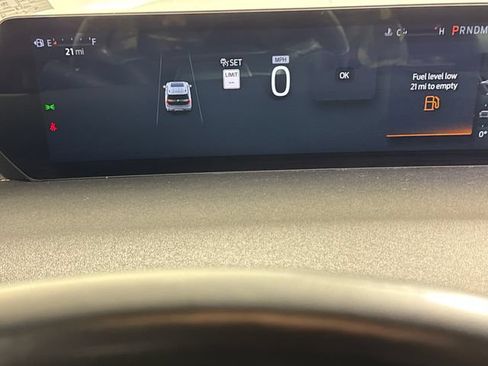 Used 2025 Ford Expedition Tremor AWD/4WD image 37