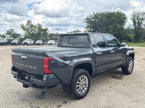 Used 2025 Toyota Tacoma Limited AWD/4WD image 3