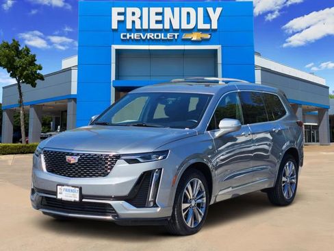 Used 2025 Cadillac XT6 Premium Luxury image 3
