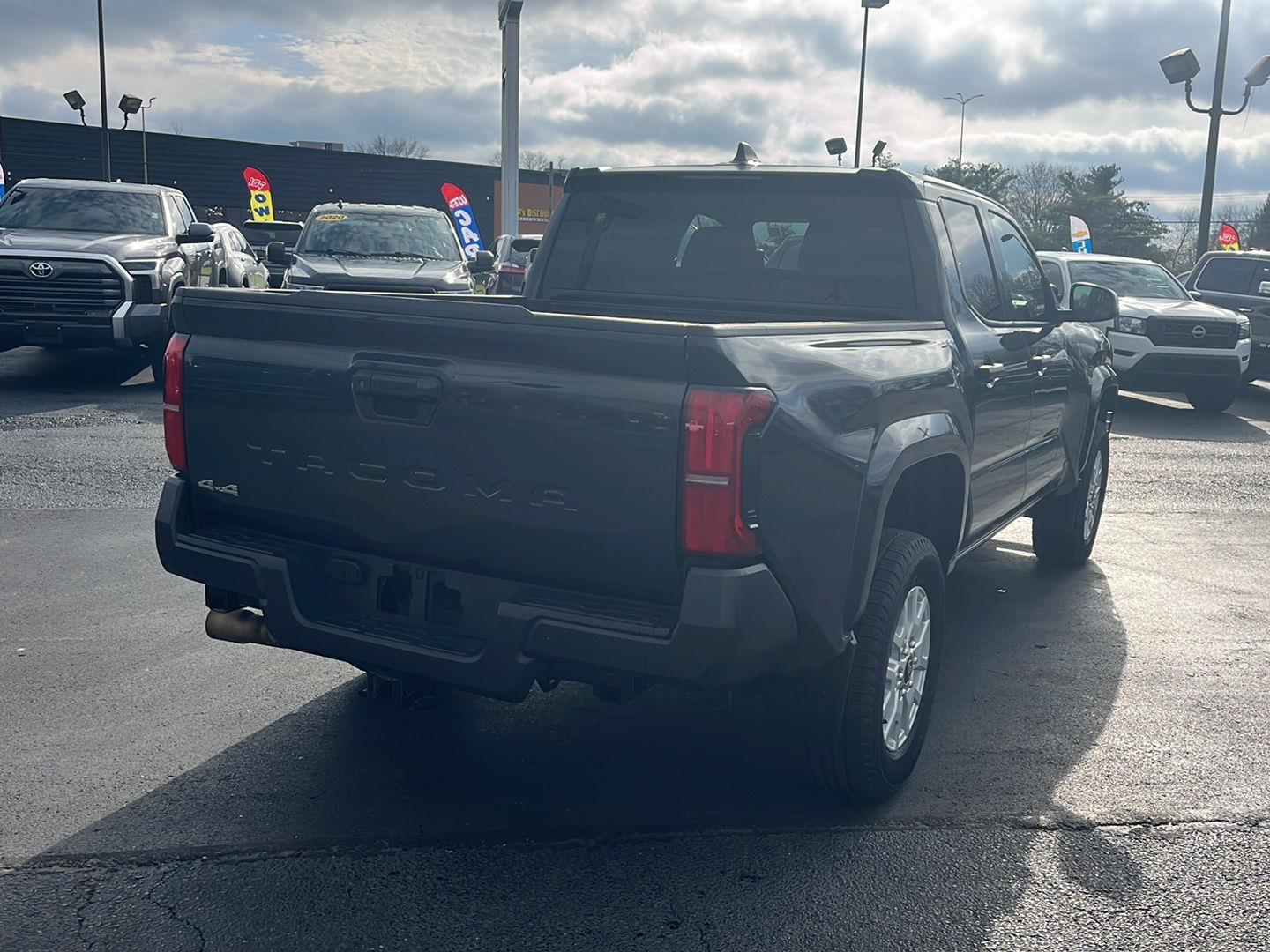 Used 2024 Toyota Tacoma SR AWD/4WD image 5