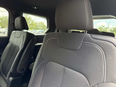 Used 2025 Jeep Grand Cherokee L Laredo RWD image 14