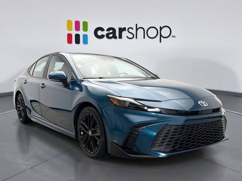 Used 2025 Toyota Camry SE w/ Convenience Package FWD image 7