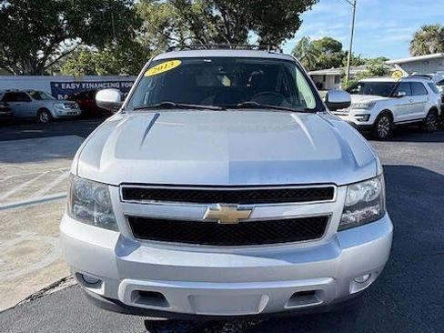 Used 2013 Chevrolet Avalanche LS image 9