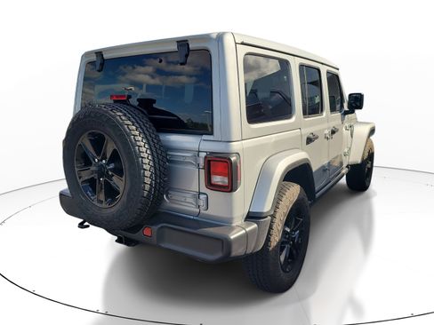 Used 2023 Jeep Wrangler Unlimited Sahara image 4