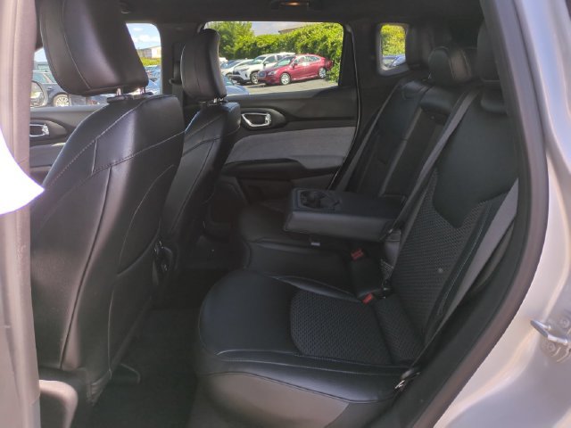 Used 2024 Jeep Compass Latitude AWD/4WD image 17