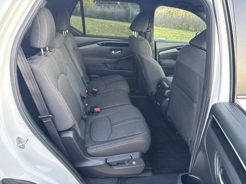 Used 2023 Honda Pilot Sport image 27
