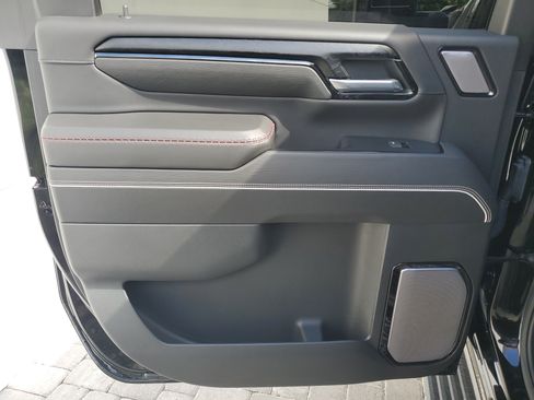 Used 2025 GMC Sierra 2500 AT4X AWD/4WD image 11