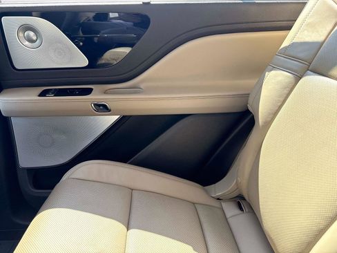 Used 2022 Lincoln Aviator Reserve w/ Equipment Group 201A image 15